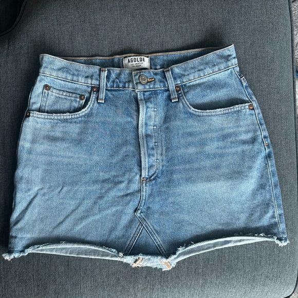 Agolde Quinn High Rise Mini Skirt in Devotee - Picture 1 of 5